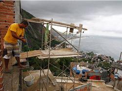 'Grote uittocht sloppenwijken Rio de Janeiro begonnen'
